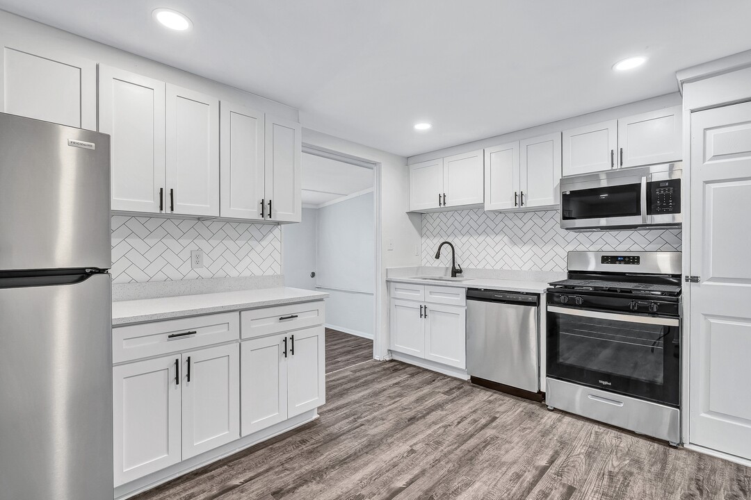 Avalon Townhomes in Hampton, VA - Foto de edificio