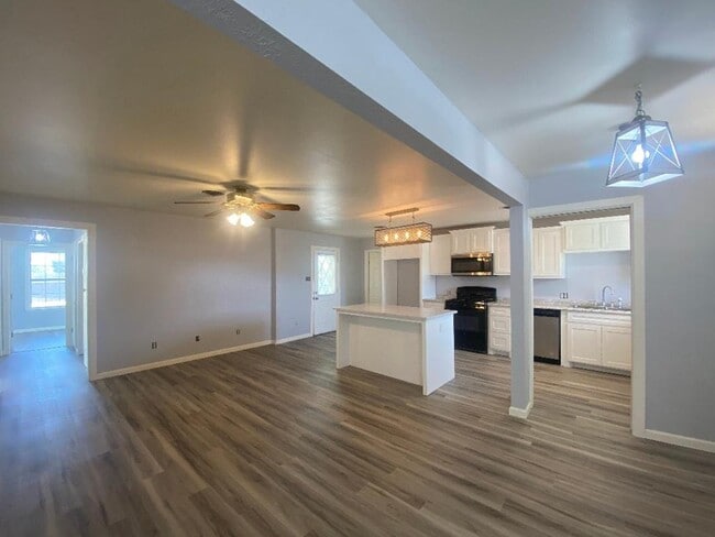 426 E 50th St in Odessa, TX - Building Photo - Building Photo