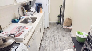 201 St Pauls Ave, Unit 10V in Jersey City, NJ - Building Photo - Building Photo