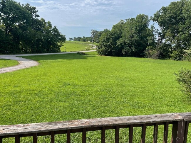 8972 Morgantown Rd in Auburn, KY - Building Photo - Building Photo