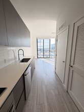 275 NW 26th St, Unit SA3 in Miami, FL - Foto de edificio - Building Photo