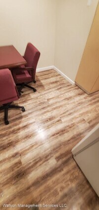 1914 SE Thurston St photo'