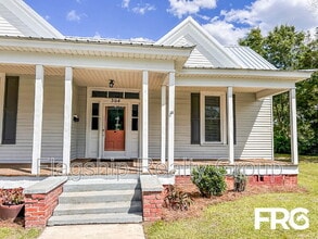 304 N Caswell St in La Grange, NC - Building Photo - Building Photo