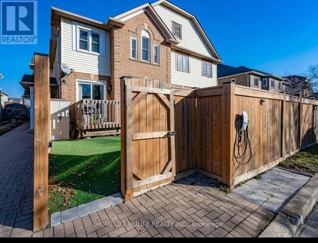 114 Fellowes Crescent in Hamilton, ON - Building Photo - Building Photo