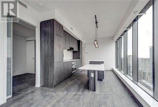 5 St Joseph St in Toronto, ON - Building Photo - Building Photo