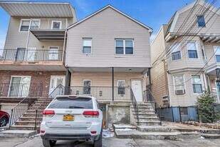 165 Winfield Ave in Jersey City, NJ - Building Photo