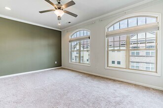 321 View Dr in Morrisville, NC - Foto de edificio - Building Photo