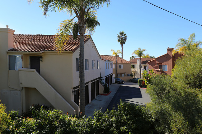 Saxony Village in Encinitas, CA - Building Photo - Building Photo