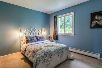 N6 Stonehedge Dr in South Burlington, VT - Building Photo - Building Photo