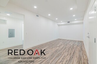 4000 Mont Clair St in Los Angeles, CA - Building Photo - Building Photo