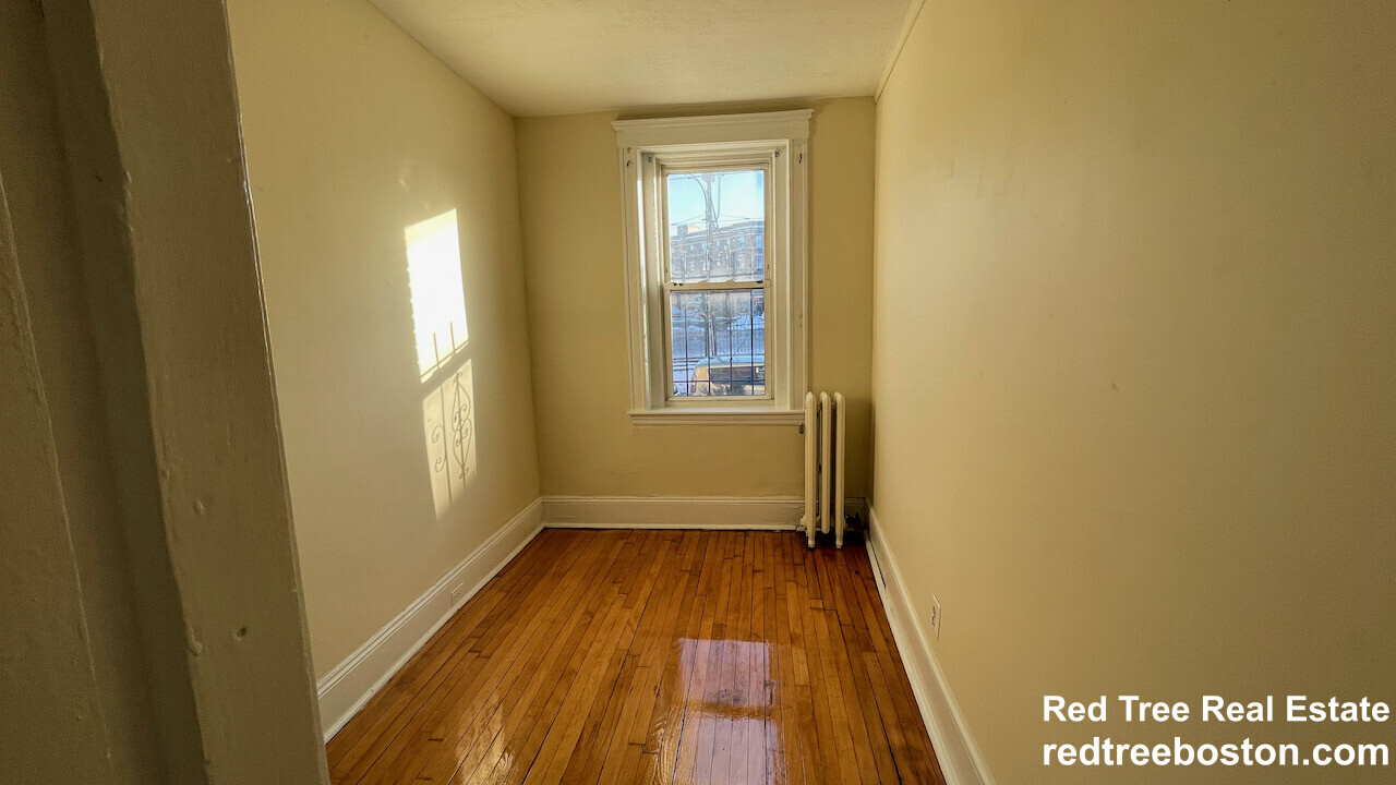 1367 Commonwealth Ave, Unit 2 in Boston, MA - Building Photo