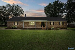 117 Bates St in Athens, AL - Building Photo