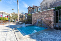 Tierra Pointe Apartments photo'