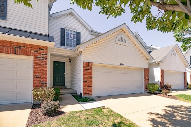 4323 Bristol View Ct in St. Louis, MO - Building Photo - Building Photo