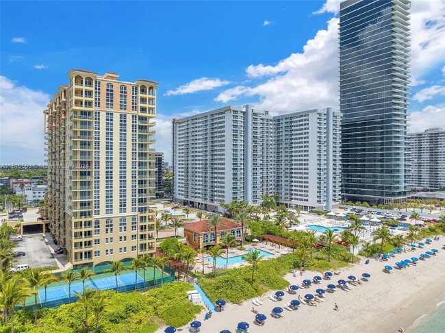 2080 S Ocean Dr in Hallandale Beach, FL - Building Photo - Building Photo