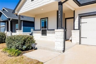 141 Yellowstone Dr in Kyle, TX - Building Photo - Building Photo