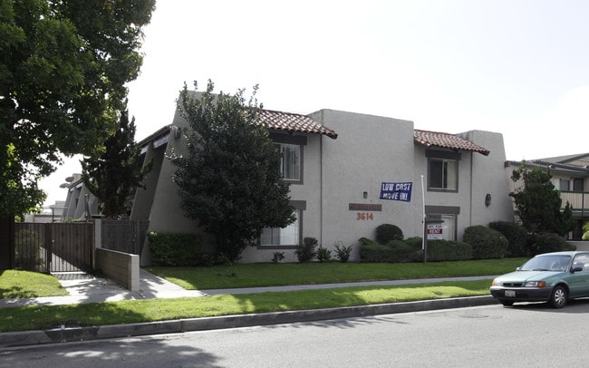 3614 W Orange Ave in Buena Park, CA - Foto de edificio - Building Photo