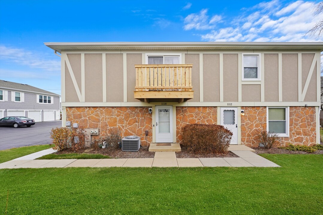 1118 Brunswick Harbor in Schaumburg, IL - Building Photo