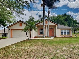 10502 Smt Lks Ln in Clermont, FL - Building Photo