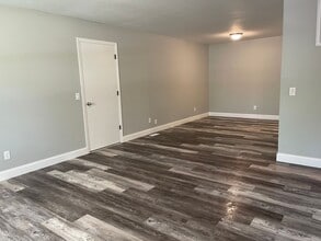 413 North St in Iola, KS - Building Photo - Building Photo