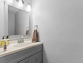 48 Thayer Bay Cir in Colchester, VT - Building Photo - Building Photo