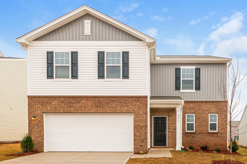 215 Bedstone Wy in Clayton, NC - Foto de edificio