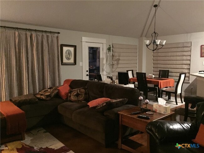 property at 2046 Mulberry Cir