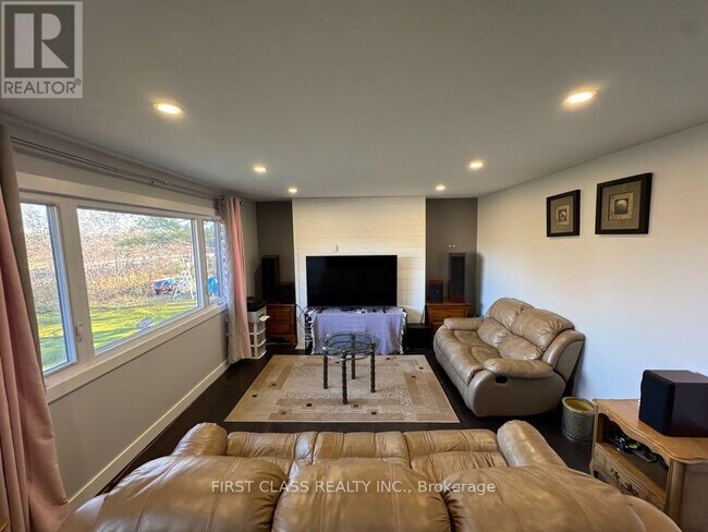 2317 Old Norwood Rd in Peterborough, ON - Building Photo - Building Photo