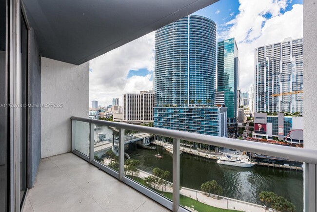 475 Brickell Ave, Unit 1 in Miami, FL - Building Photo - Building Photo