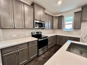 172 Breccia Trl in Liberty Hill, TX - Building Photo - Building Photo