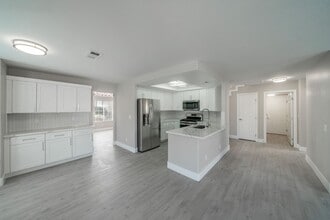 1804 Summit Pointe Dr in Las Vegas, NV - Building Photo - Building Photo