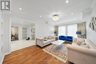148 Caproni Dr in Vaughan, ON - Building Photo - Building Photo