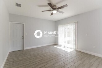 10911 N 20th St in Tampa, FL - Building Photo - Building Photo