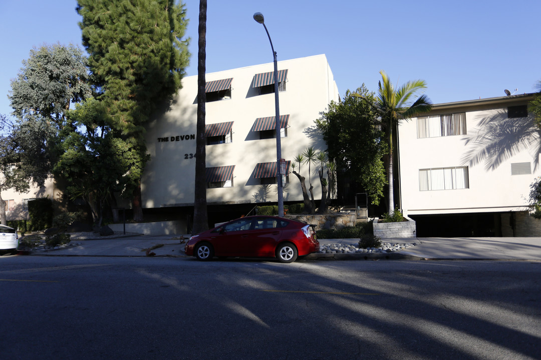 The Devon Apartments in Pasadena, CA - Foto de edificio