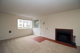 5025-5025 S View Point Ter, Unit 5025 in Portland, OR - Building Photo - Building Photo