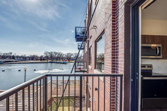 Discovery Point in Menasha, WI - Foto de edificio - Interior Photo