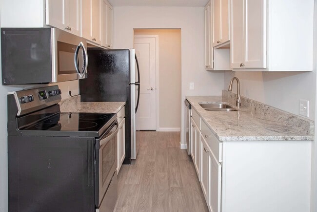 Connelly On Eleven in Burnsville, MN - Building Photo - Building Photo