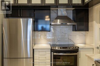 1720 Eglinton Ave E in Toronto, ON - Building Photo - Building Photo