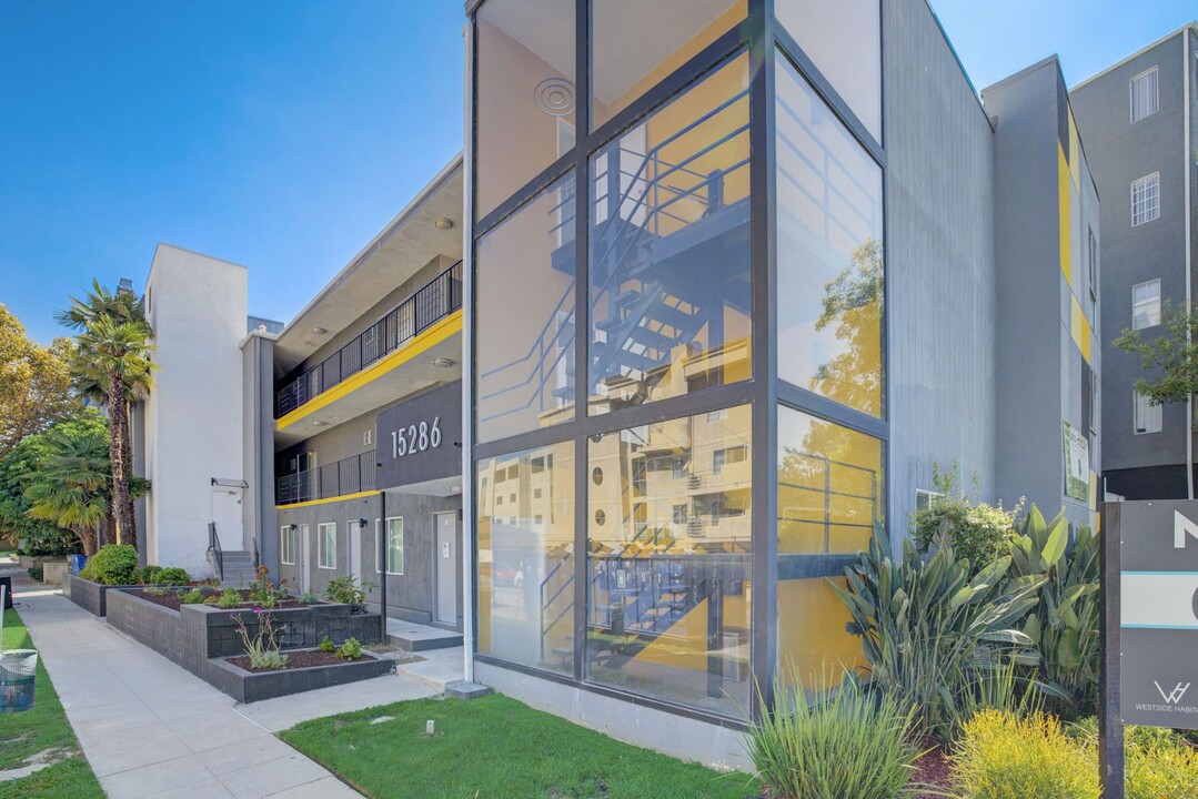 15286 Sutton Street in Sherman Oaks, CA - Building Photo