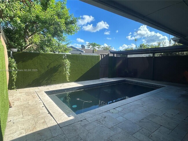 13006 SW 47th Terrace in Miami, FL - Building Photo - Building Photo