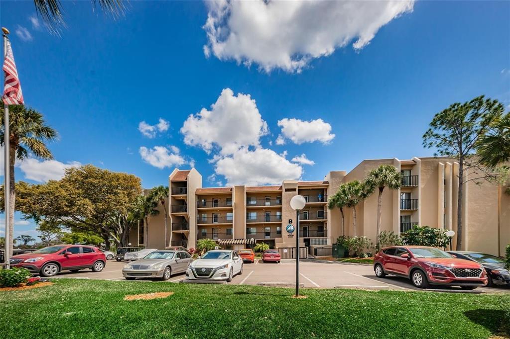90 S Highland Ave in Tarpon Springs, FL - Building Photo