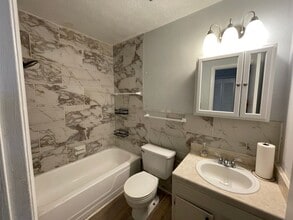 2020 Continental Ave in Tallahassee, FL - Building Photo - Building Photo