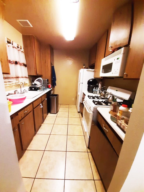 7115 Etiwanda Ave in Los Angeles, CA - Building Photo - Building Photo