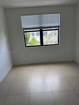 13375 SW 250th St in Princeton, FL - Building Photo