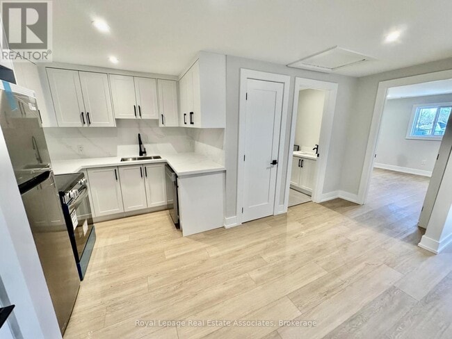 246 Marlborough St in Brantford, ON - Building Photo - Building Photo