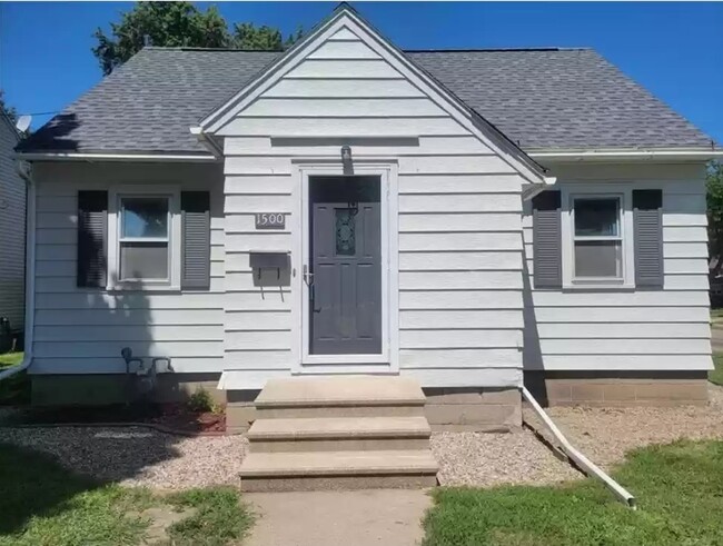 property at 1500 4th Ave NW