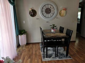 210 Deschane Pl in Green Bay, WI - Building Photo