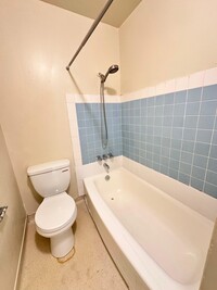 Euclid Apartments LLC. in Oakland, CA - Building Photo - Interior Photo