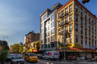 282 Grand St in New York, NY - Building Photo - Building Photo