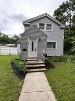 408 S Huron St in Ypsilanti, MI - Building Photo